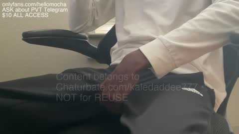 Snapshot of kaledaddee777 chatting on June 8, 8:42 pm Silk Chocolate online show from June 8, 8:42 pm