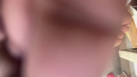 kamikazeozzy_juicylucee online show from May 14, 9:27 am