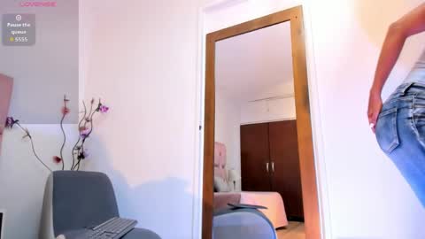Snapshot of kamila_arias chatting on May 15, 7:32 pm online show from May 15, 7:32 pm