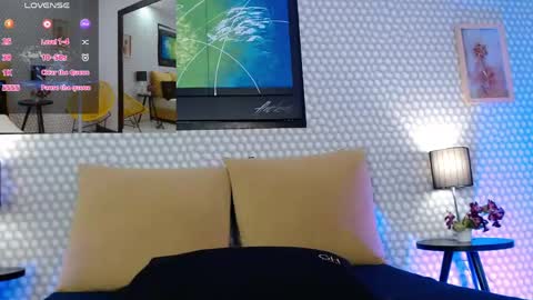 Kami online show from April 17, 8:12 pm