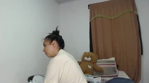 kammy   y   camila online show from May 4, 12:01 pm