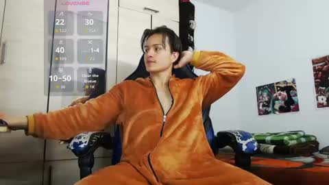 andres online show from August 6, 11:12 am