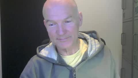 Robbie online show from April 5, 5:15 am