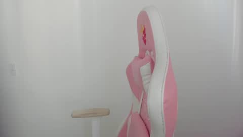 Snapshot of karely_sweet_ chatting on June 25, 2:10 pm karely_sweet_ online show from June 25, 2:10 pm