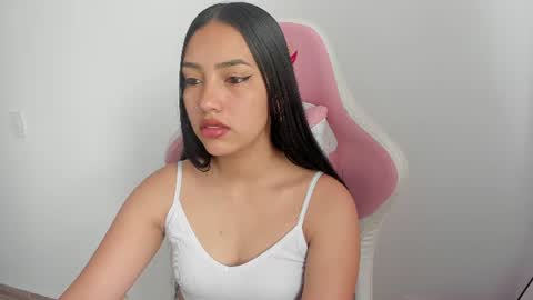 Snapshot of karely_sweet_ chatting on July 1, 2:40 pm karely_sweet_ online show from July 1, 2:40 pm