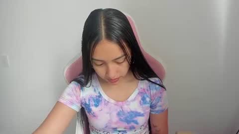 Snapshot of karely_sweet_ chatting on July 2, 2:23 pm karely_sweet_ online show from July 2, 2:23 pm