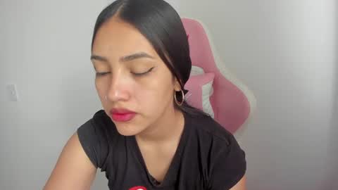 Snapshot of karely_sweet_ chatting on July 16, 12:33 pm karely_sweet_ online show from July 16, 12:33 pm