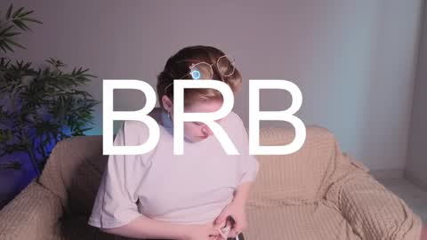 Karen online show from April 9, 9:04 am