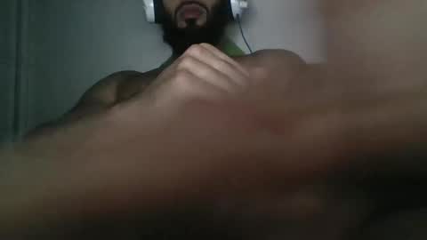 Snapshot of karim69tkt chatting on March 10, 8:03 pm karim69tkt online show from March 10, 8:03 pm