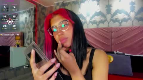 Snapshot of karin_ks chatting on December 19, 3:02 am Karina online show from December 19, 3:02 am