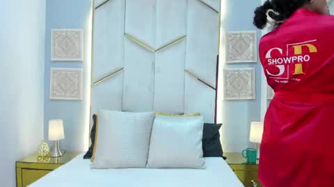 karinaacox online show from March 30, 12:39 pm