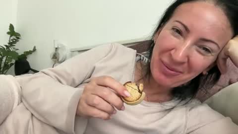 Snapshot of karinablair chatting on April 7, 9:21 am Karina online show from April 7, 9:21 am