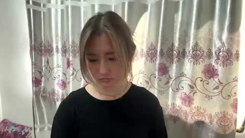 karissagius online show from August 3, 9:04 am