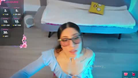 Snapshot of karla_honey_ chatting on March 2, 2:13 pm Karla online show from March 2, 2:13 pm