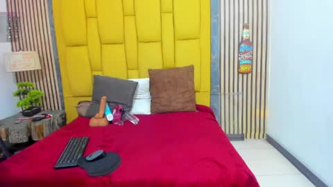 karla online show from April 1, 11:44 am