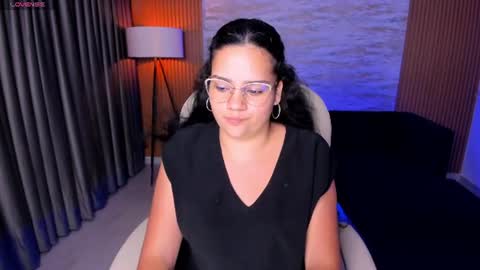 Snapshot of karlie_small chatting on July 18, 3:22 am Karli online show from July 18, 3:22 am
