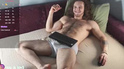 Karlos and Louis online show from October 10, 3:11 pm