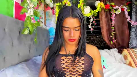 Snapshot of karly_coffe chatting on June 12, 10:14 am KARLY. online show from June 12, 10:14 am