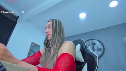 karlyy_ online show from November 7, 12:05 pm