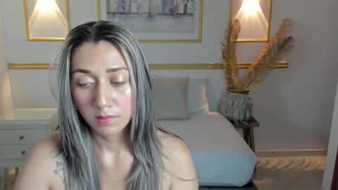 karlyy_ online show from January 19, 11:25 am