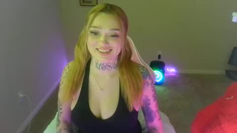 karmathevixen0304 online show from May 6, 9:42 pm