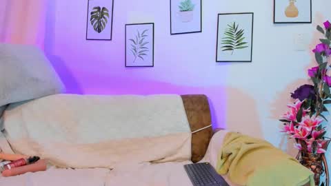 Snapshot of karol_w10 chatting on November 11, 12:16 pm karol_w10 online show from November 11, 12:16 pm