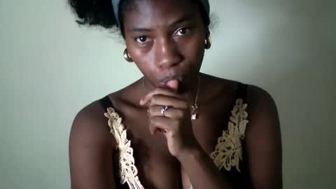 karoliee online show from April 21, 7:28 pm