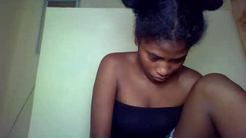 karoliee online show from April 26, 6:27 pm