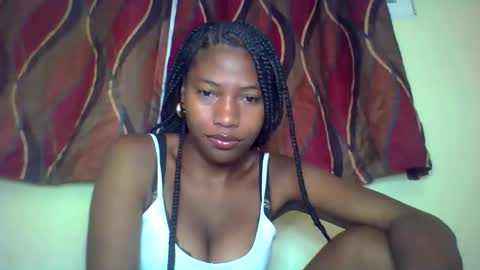 karoliee online show from May 6, 7:24 am