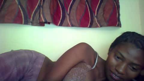 karoliee online show from May 11, 7:03 am