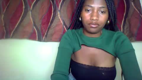 karoliee online show from May 17, 5:53 pm