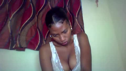 karoliee online show from May 25, 10:10 am