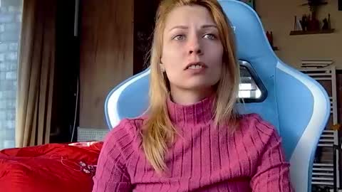 karoline121 online show from March 6, 2:13 pm