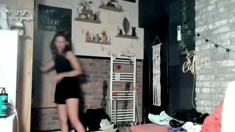 karoline121 online show from June 6, 1:32 am