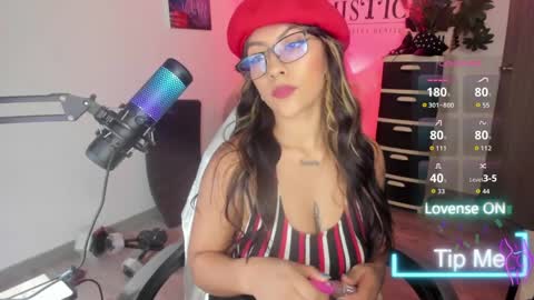 Snapshot of karolinna_xxx chatting on April 10, 9:41 pm Caro online show from April 10, 9:41 pm