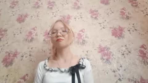 Sara online show from February 25, 7:18 am