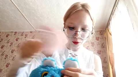 Sara online show from March 4, 7:03 am