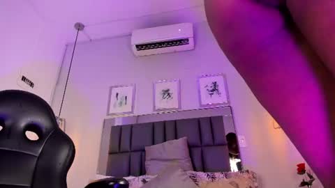 Snapshot of kataleya_west chatting on June 14, 2:08 pm kataleya_west online show from June 14, 2:08 pm
