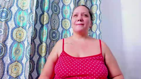 Snapshot of katalina_rivera chatting on August 1, 3:28 am katalina_rivera online show from August 1, 3:28 am