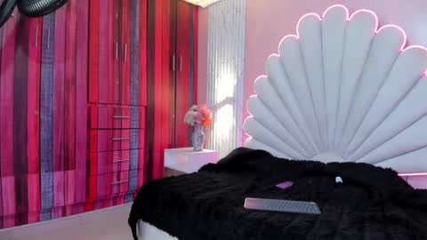 kate online show from April 24, 3:36 pm