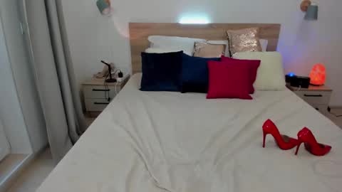 kate_redgar online show from September 12, 2:50 pm