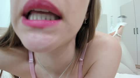 kate_redgar online show from May 19, 8:04 pm