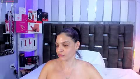 kate_roose online show from May 31, 8:43 pm