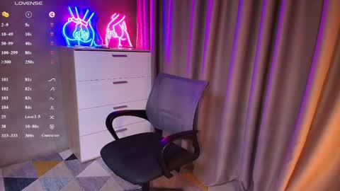 kateample online show from May 19, 11:27 am