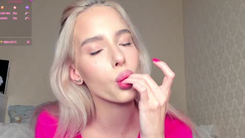    online show from December 6, 9:57 pm