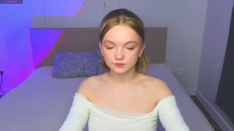 katebunnys online show from April 18, 4:16 am