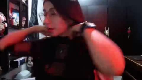 Snapshot of kateeen18 chatting on December 22, 12:18 am Kateeen18 online show from December 22, 12:18 am