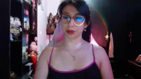 Kateeen18 online show from May 6, 4:19 am