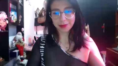 Kateeen18 online show from May 17, 5:27 am