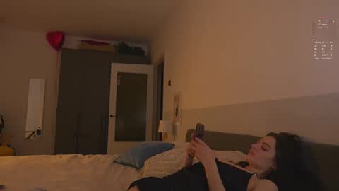 Snapshot of katesee chatting on February 17, 11:33 pm katesee online show from February 17, 11:33 pm